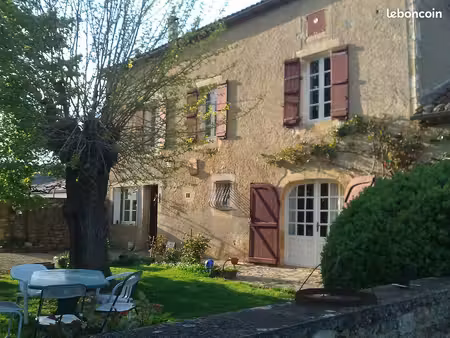 maison en pierre  grange  four à pains  porcheries...