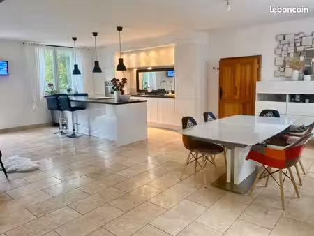 maison 6 pièces 140m2