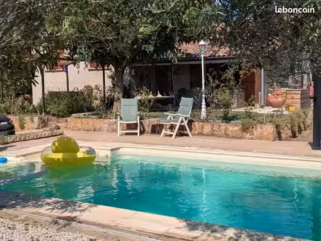 maison familiale meublée dans un environnement préservé