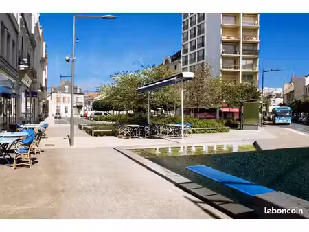 local commercial centre ville