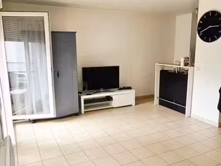 studio 32 m² avec balcon + parking – châtenay-malabry – face au tram résidence sécurisée d