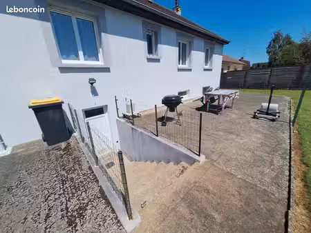 pavillon 6 pièces de 110 m² au bourny à laval