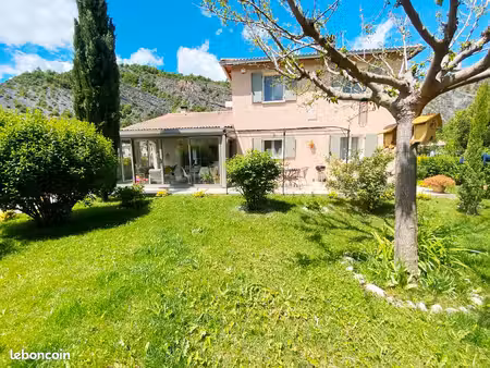 villa 171m²/1015m² double garage
