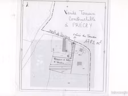 terrain constructible de 1782 m2 non viabilisé à precey 50220
