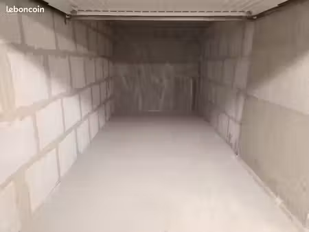 box à louer 12 5 m² (5mx2 5m) – résidence sécurisée