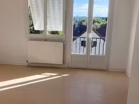 location f3 61m2 gannat