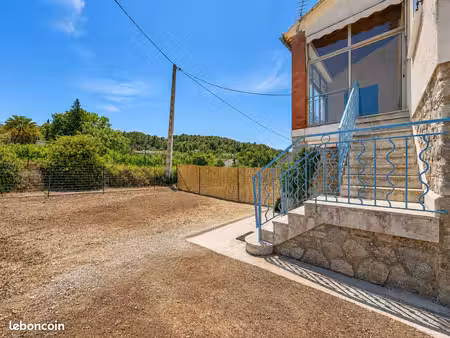 haut de villa t4 82m2 - rénové- jardin- parking