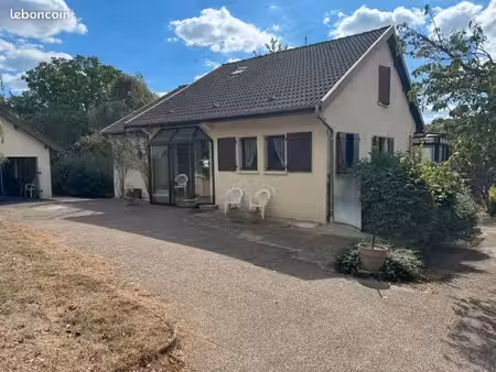 maison endroit calme et arbore terrain 8000m2