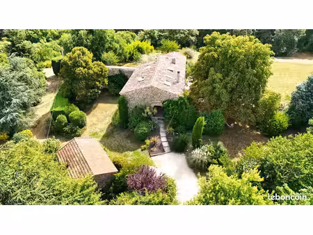 maison 10 pièces 280 m²