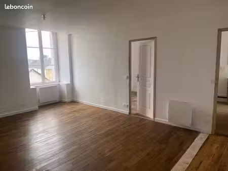 t2 rénové et lumineux – 48 m² – meslay-du-maine – disponible immédiatement