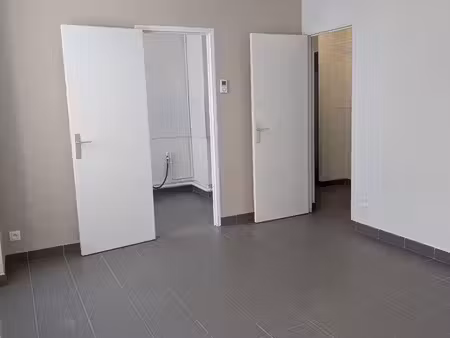 appartement 2 pièces 34 74 m² refait à neuf - saint-denis rdc
