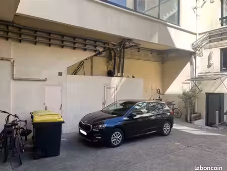 place parking - montreuil république