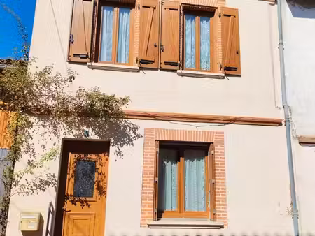location maison de village