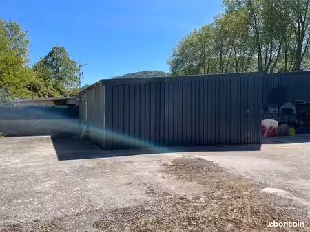 local à louer 100m2