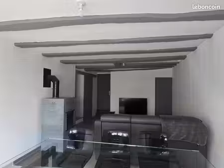 maison de village avec petit terrain attenant et garage