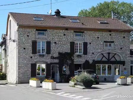 bâtiment 277 m²