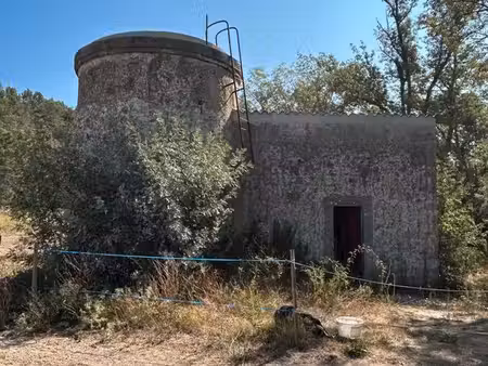 terrain agricole avec ancien moulin
