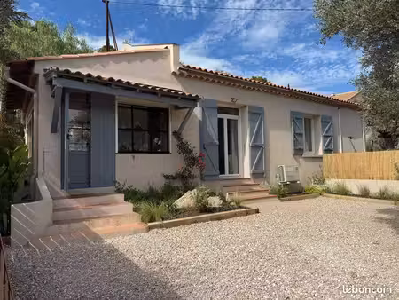 maison rénovée 84m2  piscine  vue mont faron  sur parcelle de 544m2