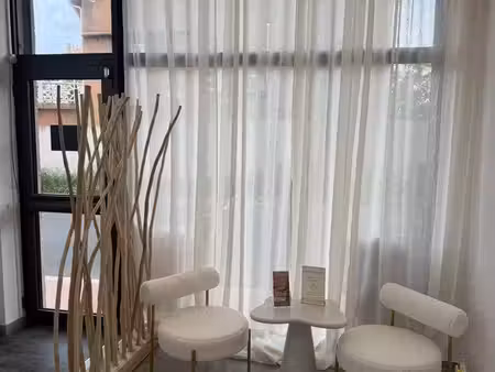 location local commercial