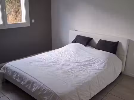 villa mitoyenne f3 à l'année