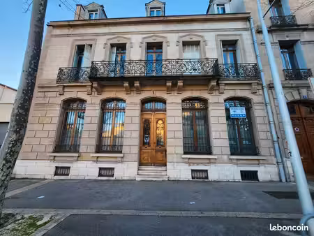 local professionnel emplacement n°1