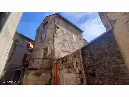location maison de village
