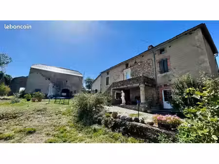 maison en pierre avec vue exceptionnelle - studio + grange -199 000