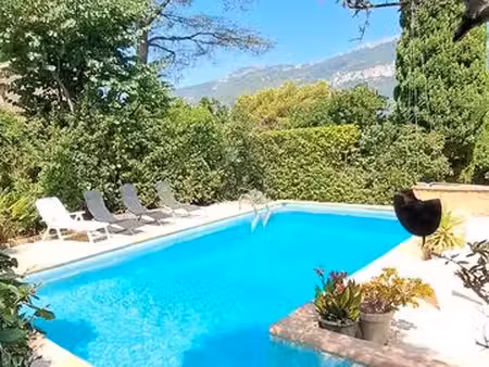 grande maison familiale au calme  avec piscine  sans vis-à-vis