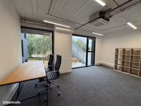 bureaux 18 m² vannes