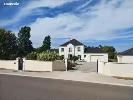 superbe maison avec piscine et jardin arboré