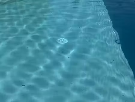maison neuve avec piscine sur grand terrain
