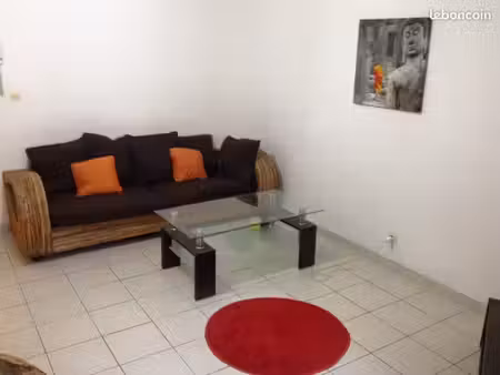 loue grand t1(bis) de 40m2