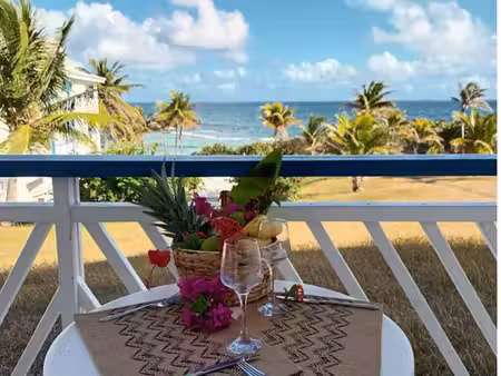 studio guadeloupe vue mer avec citerne à eau