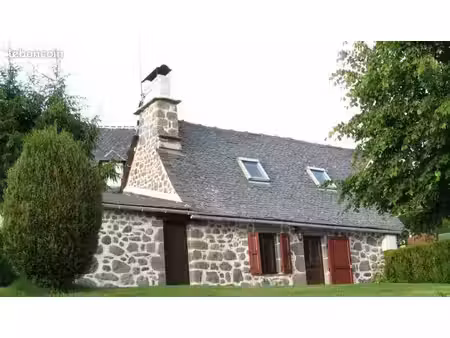 maison auvergnate - gite - 3 pièces avec terrain