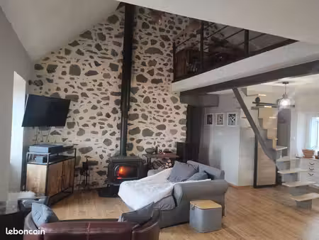 maison individuelle en pierres