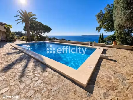 villa 6 pièces 234 m²