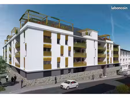 grand t2 neuf 52.5 m² avec terrasse et garage. 625 euros charges comprises