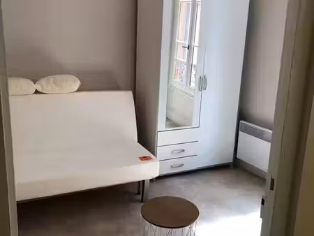 studio 17 m2 plein centre ville + machine à laver et sèche linge au libre au 1er octobre