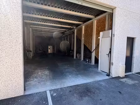 local commercial 114m2