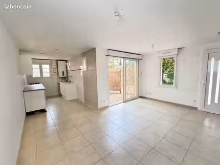 maison neuve avec extérieur - saint parres aux tertres