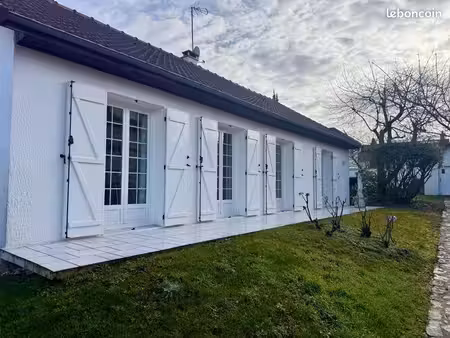 jolie petite maison meublée  troyes avec jardin et deux chambres