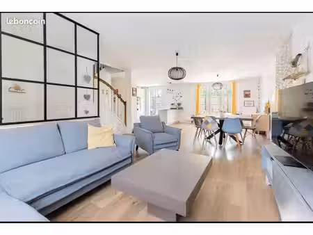superbe maison kaufmann dans résidence privée