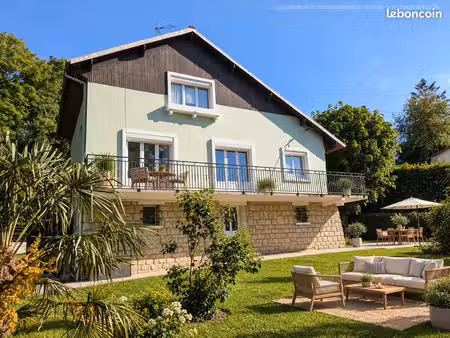 maison familiale avec grand jardin à neuilly-plaisance