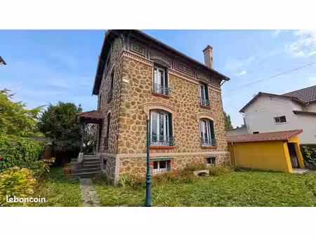 maison 8 pièces 160 m²