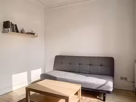 studio meublé à louer  proche transports et commerces  sans vis-à-vis