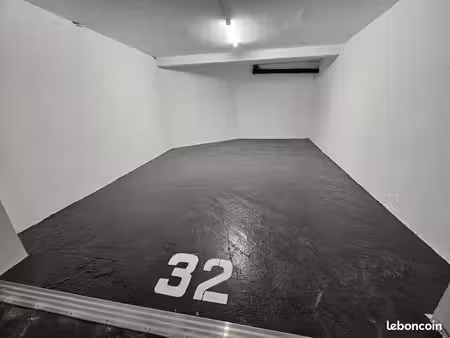 box 23m2 centre ville toulon