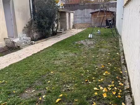maisson a louer avec jardin