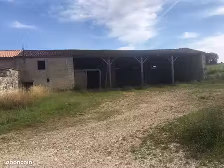 grand hangar 200m2