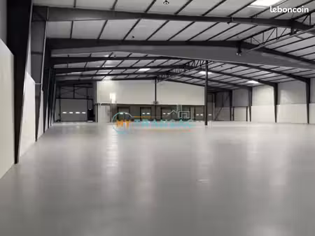 local d'activité 2 504 m²
