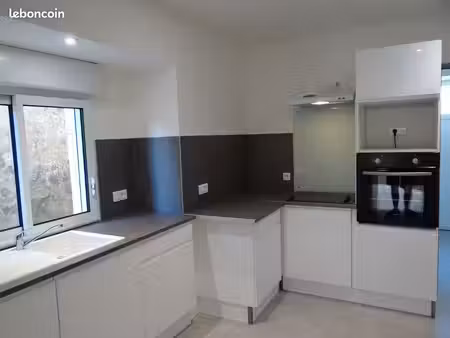 maison 3 chambres  95 m2  cuisine équipée